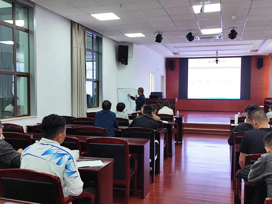 1654132440597510.jpg 2022-06-01-公司開(kāi)展工程技術(shù)人員爆破知識(shí)培訓(xùn).jpg