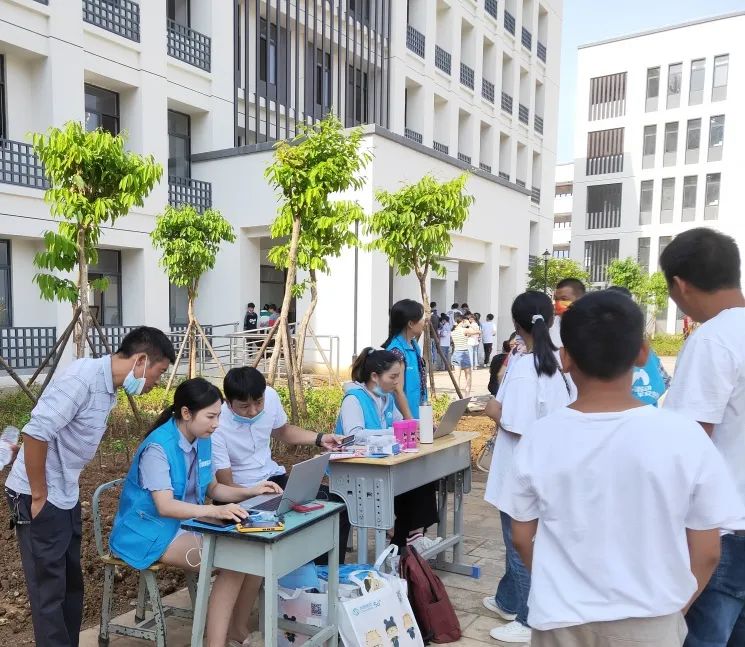 巧家縣第四中學(xué)新校區(qū)正式“啟航”，迎來(lái)首批學(xué)生！2.jpg